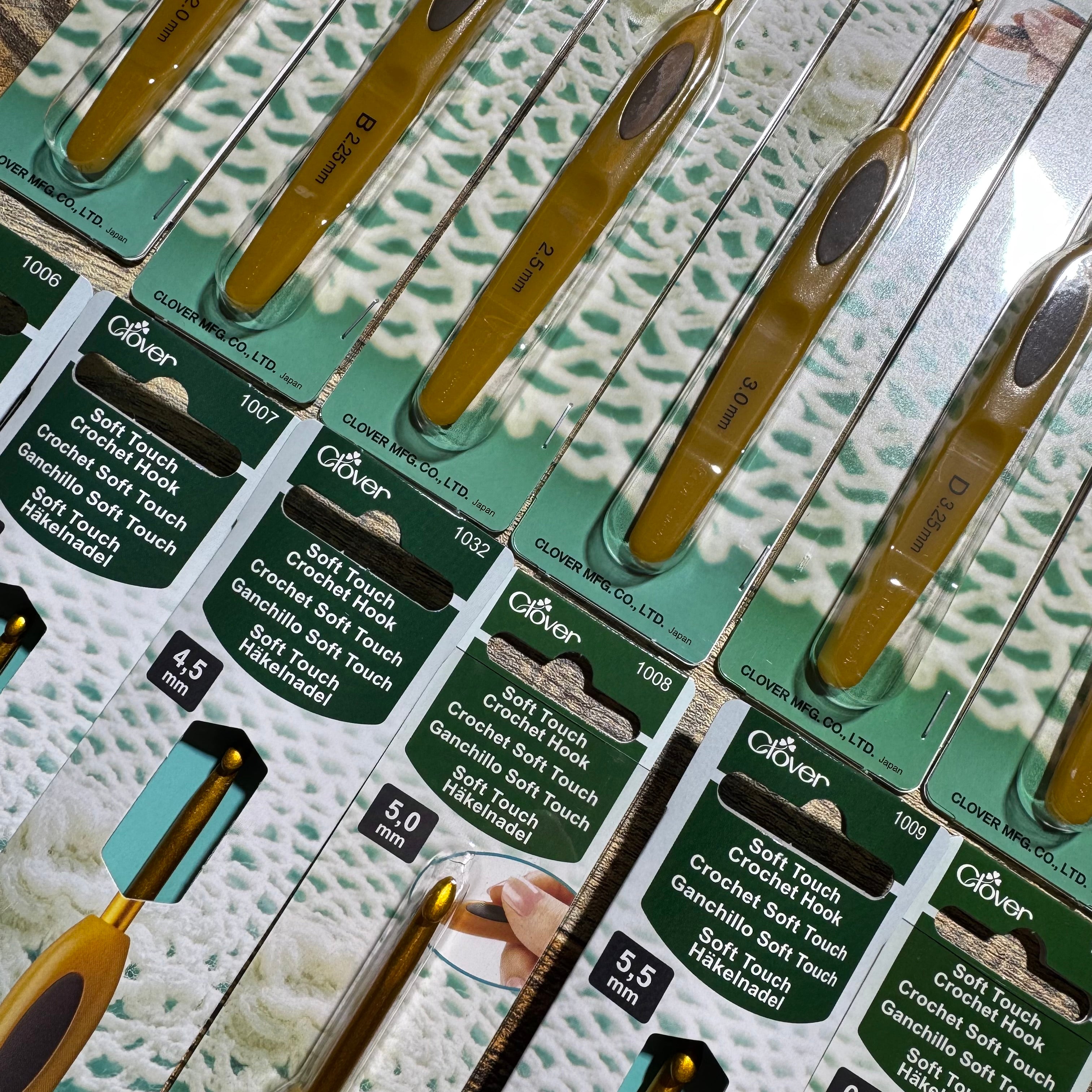 Clover Crochet Hooks – Yarnbarf
