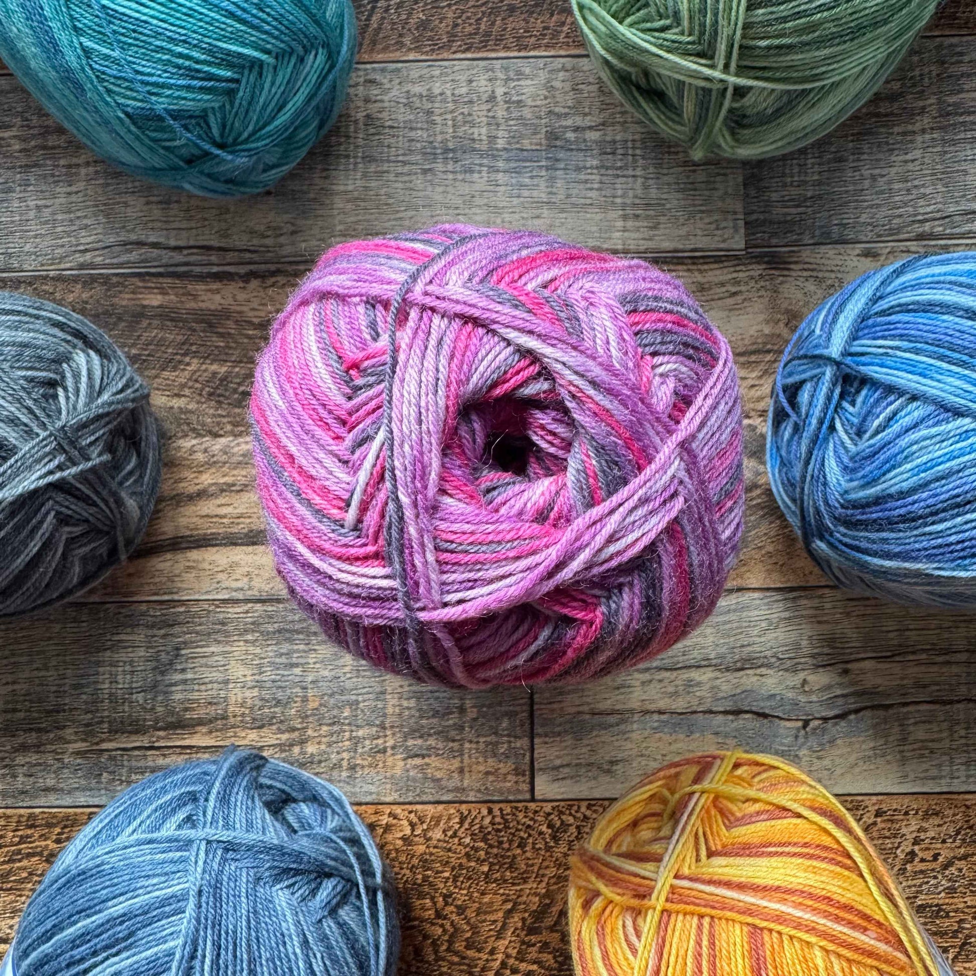 Opal Heroes 4ply Sock Yarn - Funny Flatterflug 100g