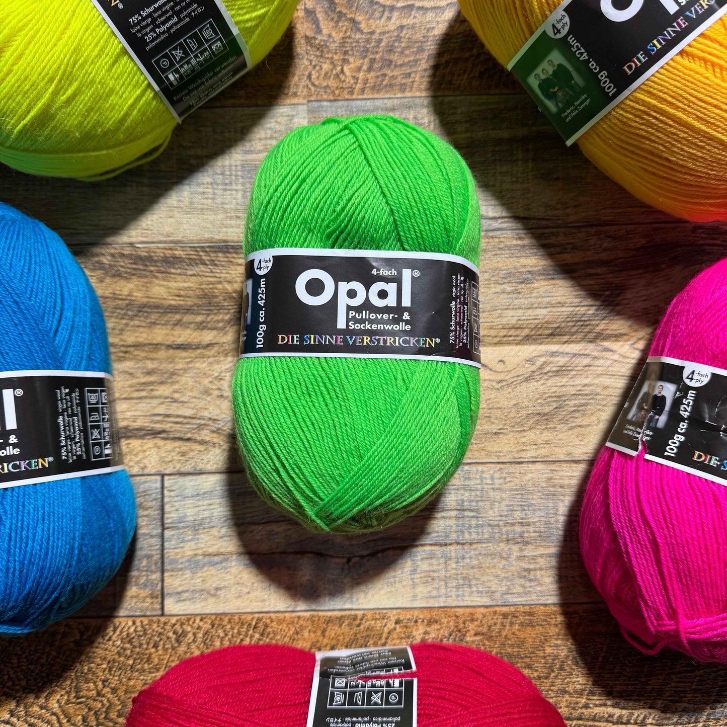 Opal UNI 4-Ply - Neon Green 100g