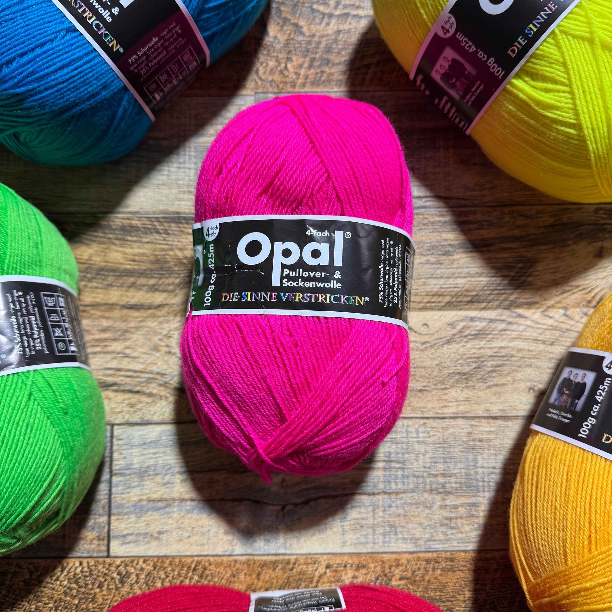 Opal UNI 4-Ply - Neon Pink 100g